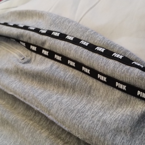 Large cut more like med sweatpants - Picture 7 of 8